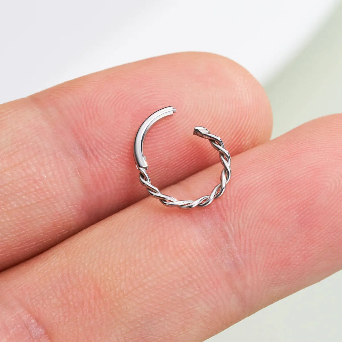 16G Braided Hinged Segment Septum Ring