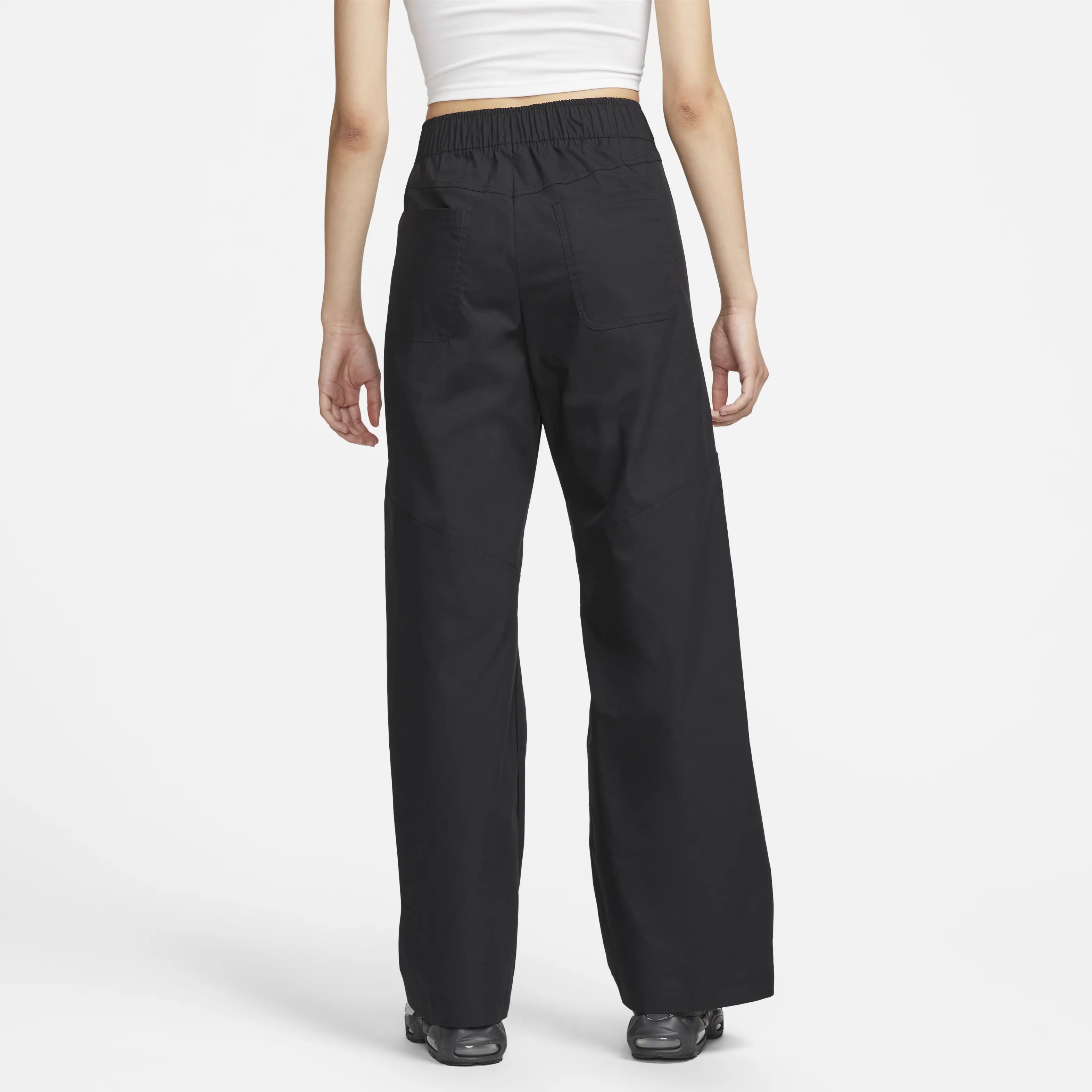 Nike Sportswear Essentials-Women's Woven High-Rise