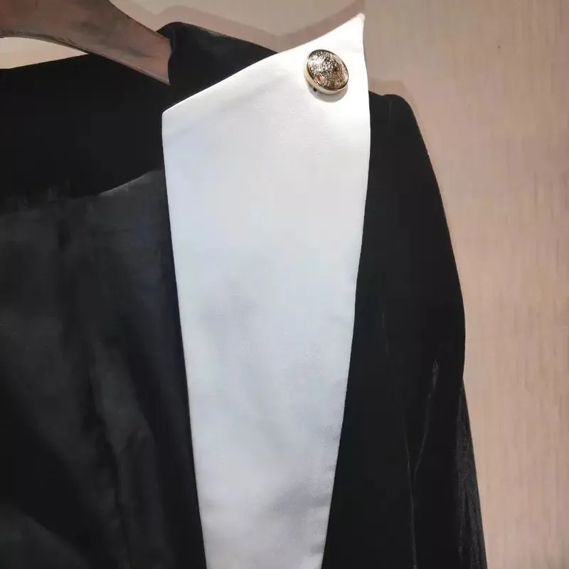 VOGUE GOLD BUTTON BLACK WHITE VELVET BLAZER